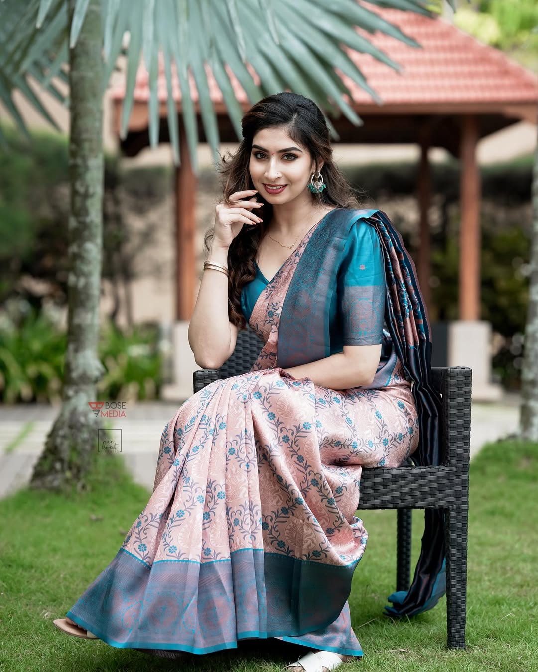 Peach and Teal Blue Dual-Tone Soft Silk Saree with Floral Weaving | For Party Wear and Function Wear