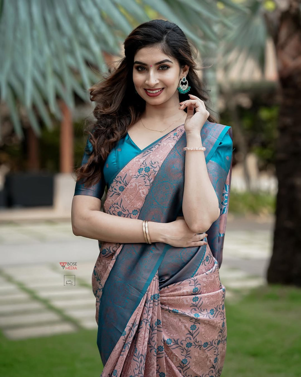 Peach and Teal Blue Dual-Tone Soft Silk Saree with Floral Weaving | For Party Wear and Function Wear